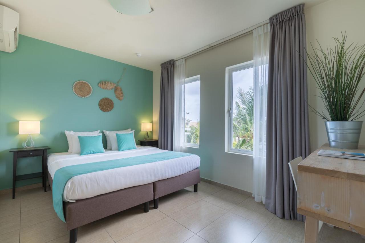 Dolphin Suites&Wellness Willemstad Exterior foto