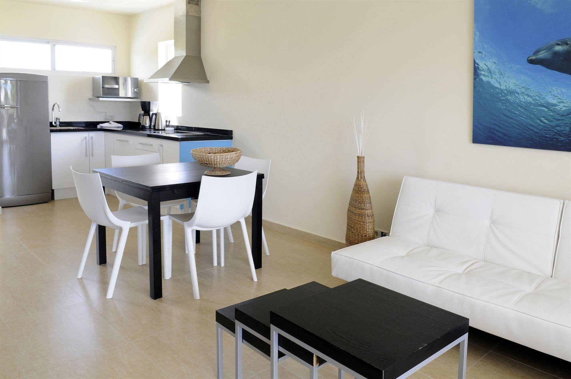 Dolphin Suites&Wellness Willemstad Exterior foto